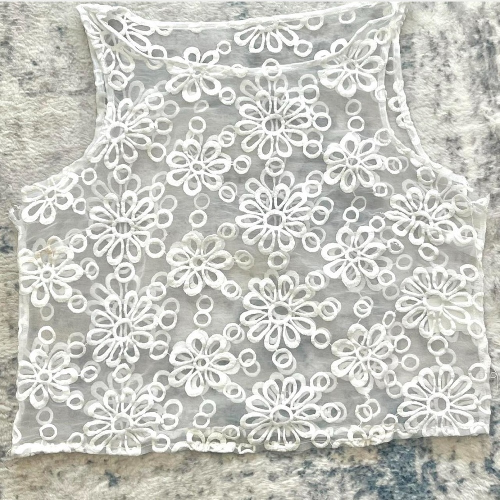 White lace flower 60s-70s sheer top.
